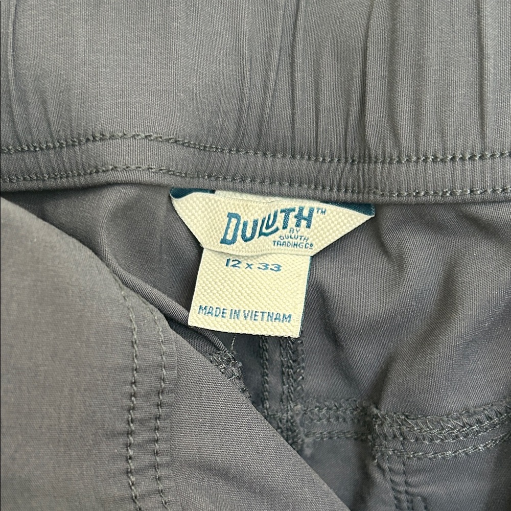 Duluth‎ Trading Co Women's Gray Cargo Pants Size 12 33” inseam - Picture 2 of 4